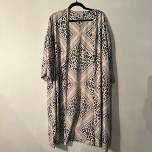 Boutique neutral, leopard print pattern kimono, one size